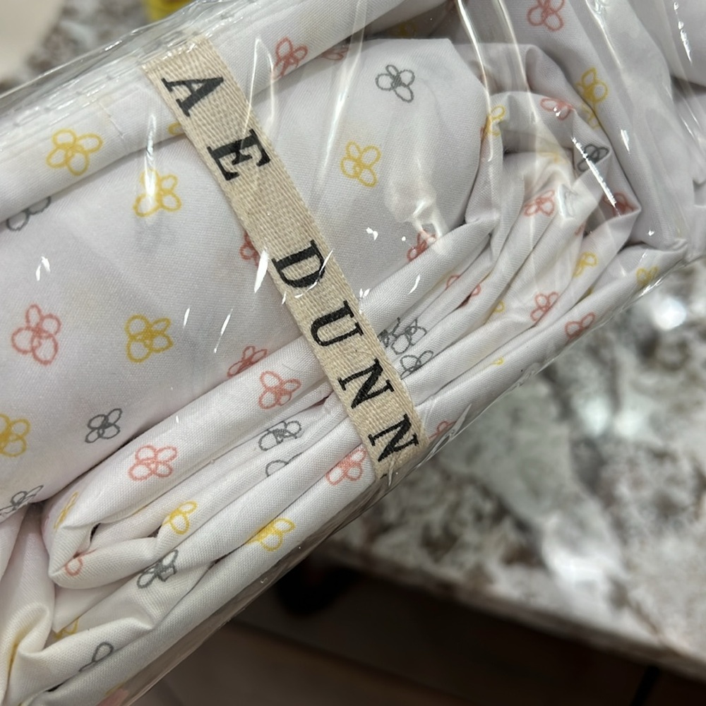 Rae Dunn ZZZ BUTTERFLY King bedsheet set new in original packaging - Picture 4 of 6